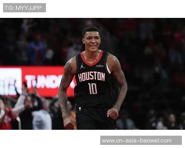 贾巴里史密斯日常穿搭引发关注时尚风潮致敬小帅气质